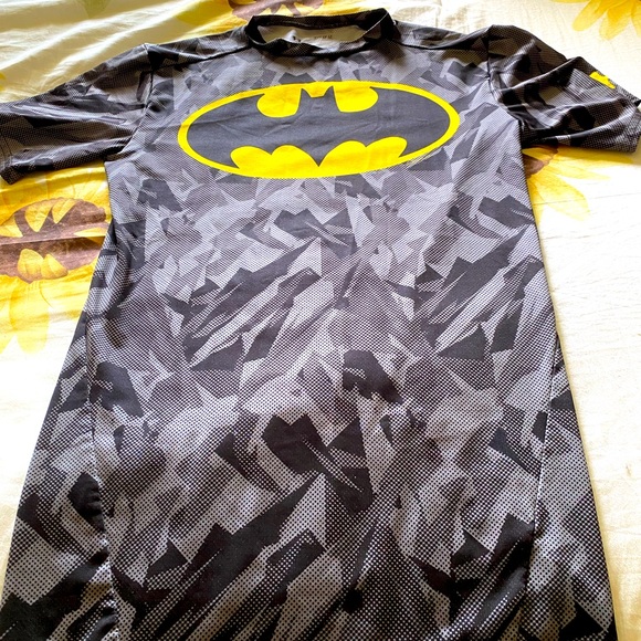Men’s - Batman Tshirt - Under Armour - Picture 1 of 4